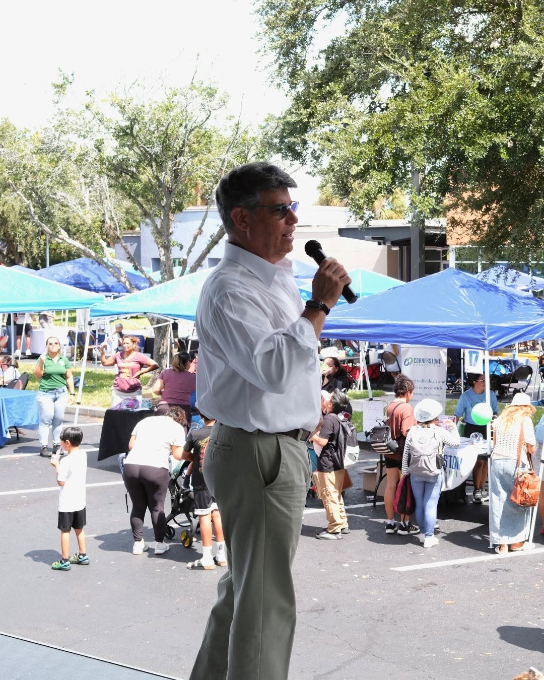 Tony Ortiz speaking at a community event in Orlando